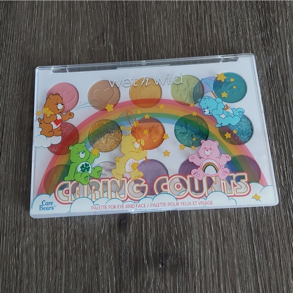 CARE BEARS x Wet N Wild Care Bears Eyeshadow Palette - Caring Counts